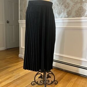 Tahari suede like skirt